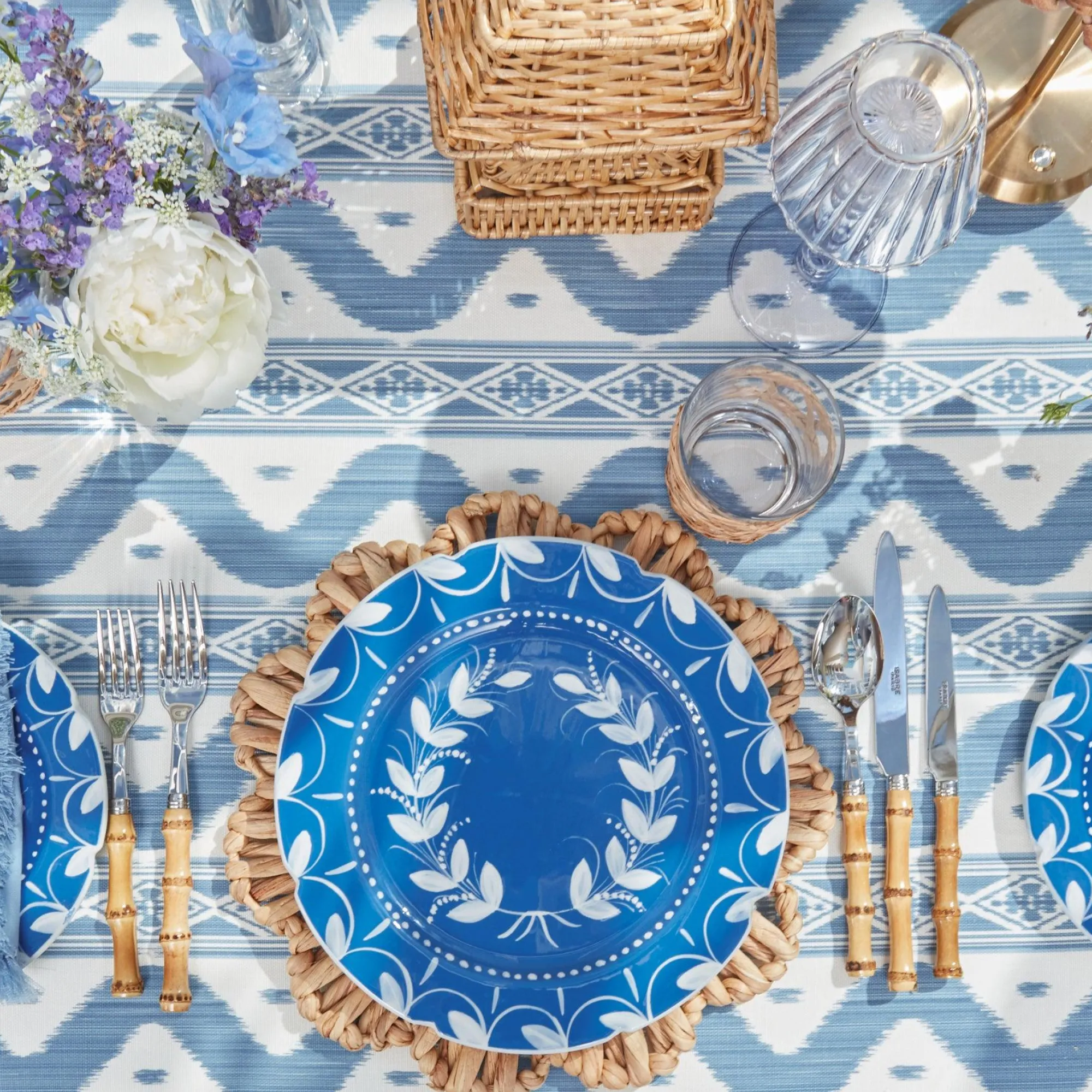 French Blue Garland Dinner & Starter Plates (Set Of 8)|Mrs. Alice Clearance