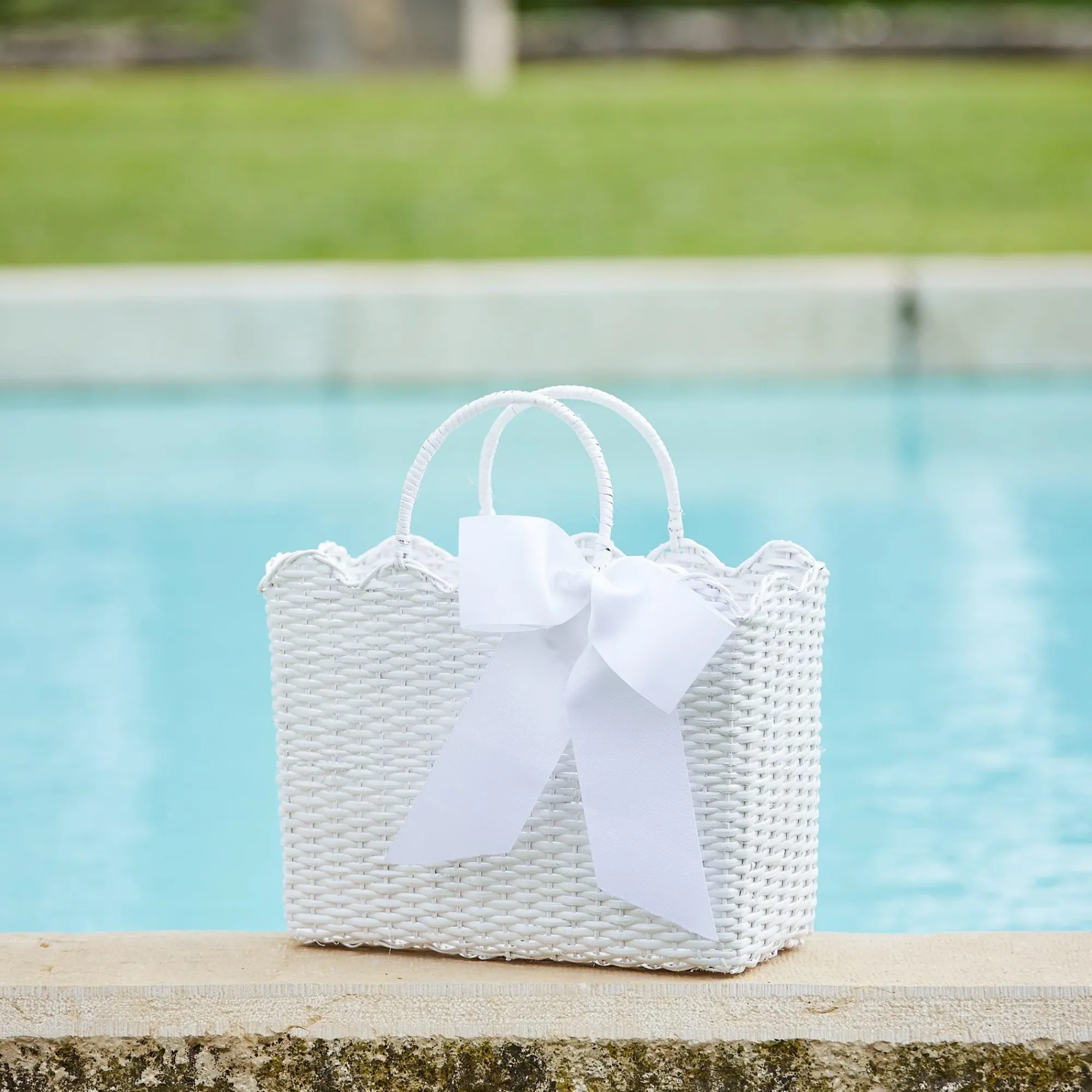 White Rattan Tote Bag (White Bow)|Mrs. Alice Sale