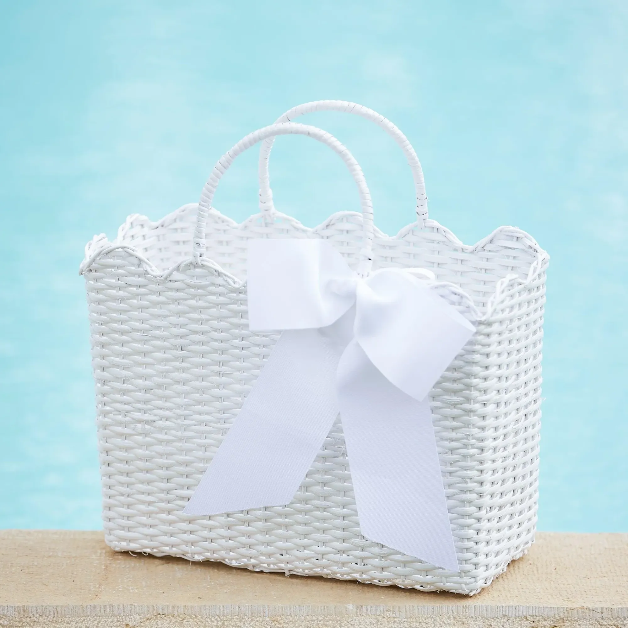 White Rattan Tote Bag (Blue Bow)|Mrs. Alice Sale