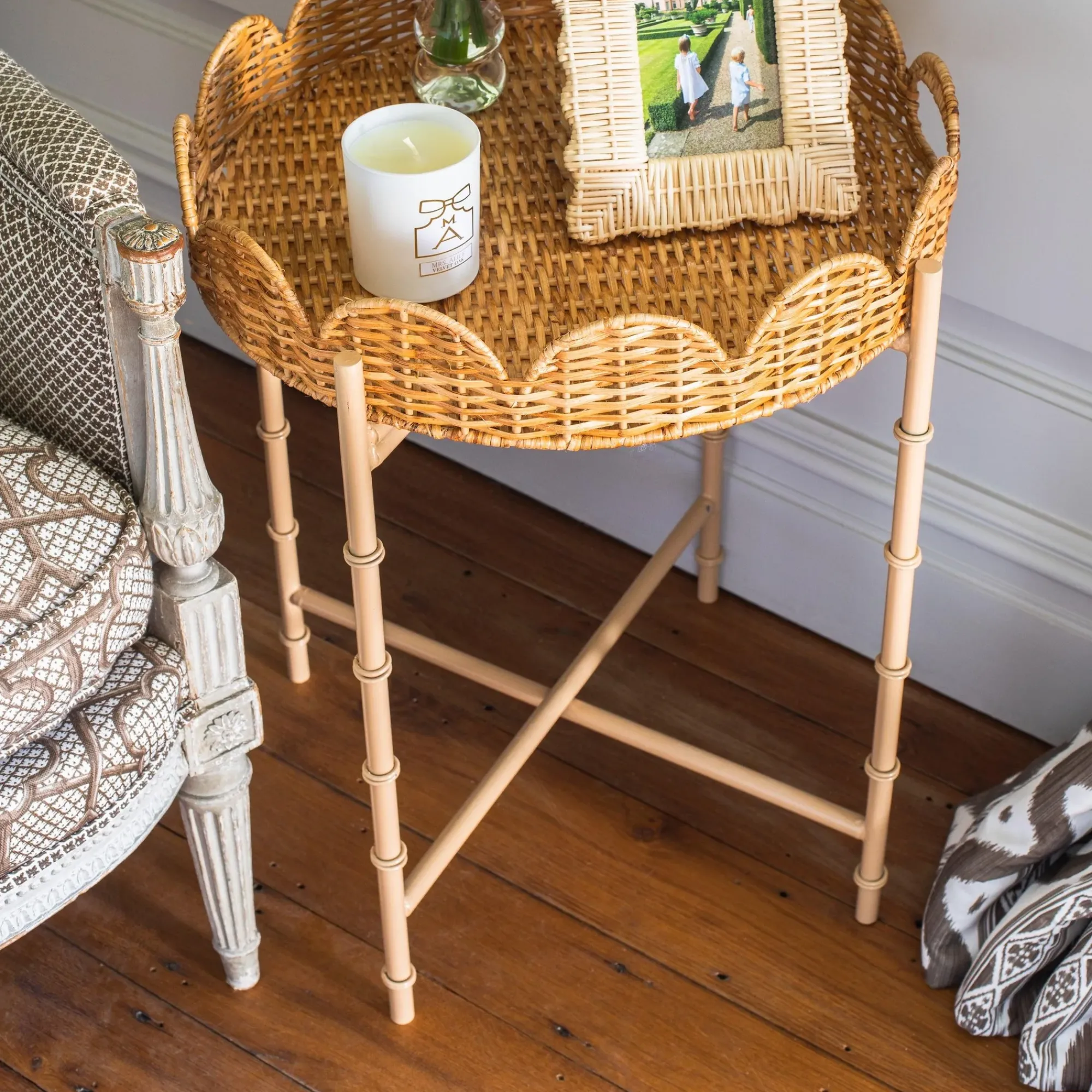 Round Scalloped Rattan Tray With Stand|Mrs. Alice Online