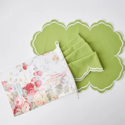 Serena Apple Green Scalloped Napkins (Set Of 4)|Mrs. Alice Clearance