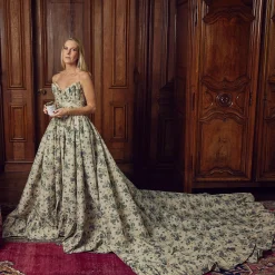 Velvet Oak Scented Candle|Mrs. Alice Outlet